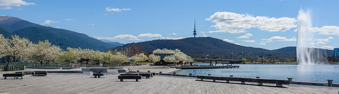 Cityscape of Lake Burley Griffin in Canberra.